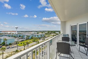 Property grounds - Seacrest 704 Recently renovated 2 bedroom/2 bath on 7th floor (Fort Walton Beach)