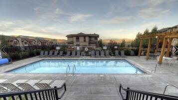 Condo, 3 habitaciones | Alberca