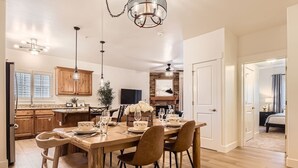 Condo, 3 Bedrooms | Dining - 5569 Bear Hollow Hideaway! 3 Bedroom Condo by RedAwning (Park City)