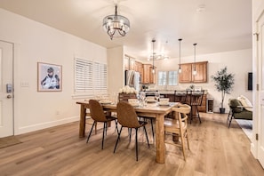 Condo, 3 Bedrooms | Dining