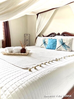 3 bedrooms, iron/ironing board, free WiFi, bed sheets