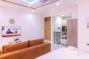 Comfort Studio, 1 Queen Bed | Iron/ironing board, free WiFi, bed sheets - Akafia's Court (Accra)