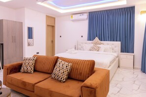 Fer et planche à repasser, Wi-Fi gratuit, draps fournis