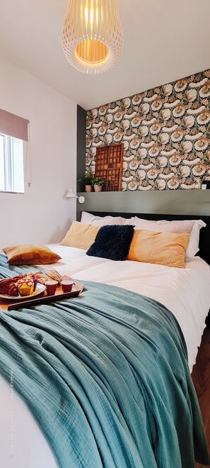 1 camera, una cassaforte in camera, ferro/asse da stiro