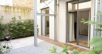 ★Ko-Living - Beatles Suite | Mitten im Zentrum | Bis 4 Pers. | Plattenspieler ★