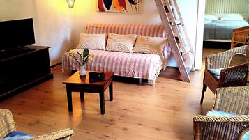 1 bedroom, in-room safe, free WiFi, bed sheets