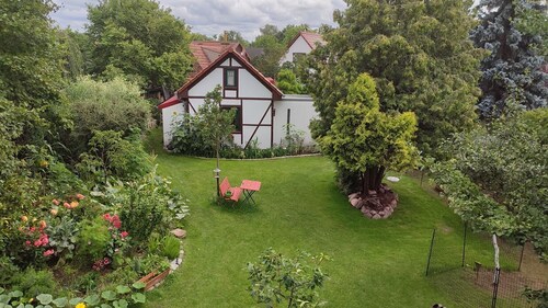 Sommerhaus Ella - kleines Fachwerkhaus mit Garten, Grill & Tischtennis 