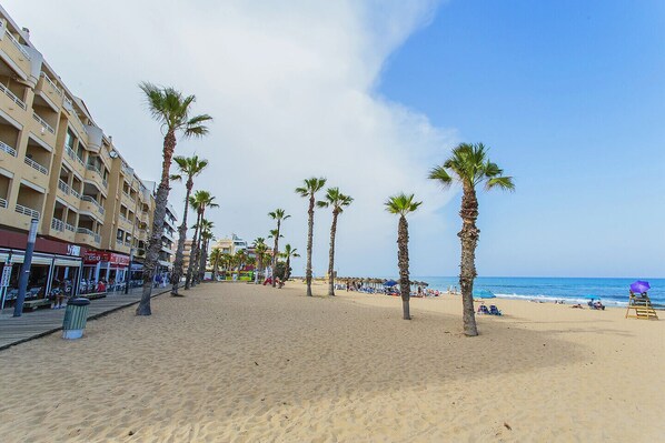 Beach nearby - 076 Modern Seaside Style-Alicante Holiday (La Mata)