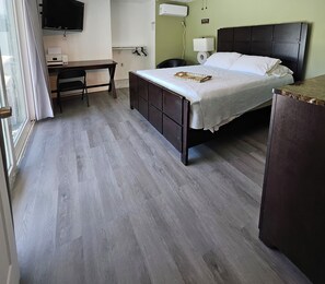 4 Schlafzimmer, Schreibtisch, Bügeleisen/Bügelbrett, Reisekinderbett