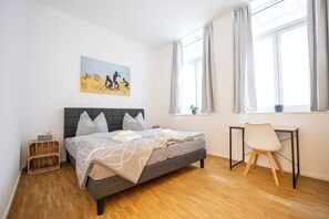 1 Schlafzimmer, Schreibtisch, Reisekinderbett, kostenloses WLAN