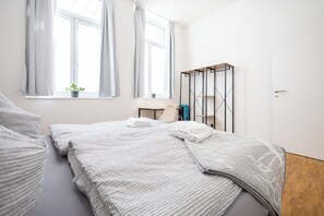 1 Schlafzimmer, Schreibtisch, Reisekinderbett, kostenloses WLAN