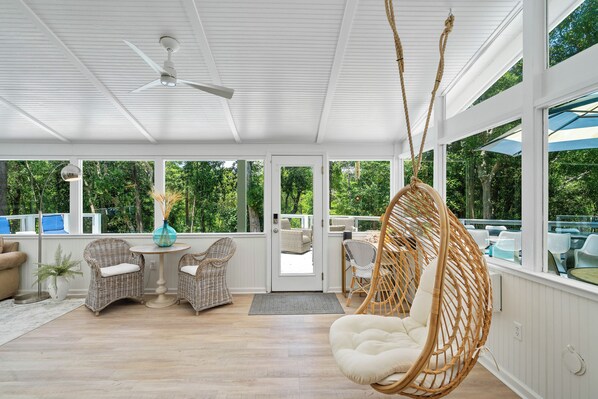 المنشأة من الداخل