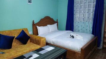 1 habitación, tabla de planchar con plancha, wifi y ropa de cama