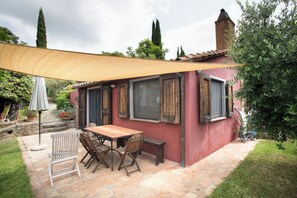 Outdoor dining - Villa for max 6 with incredible sea view in the wilderness of Maremma country (pancole)