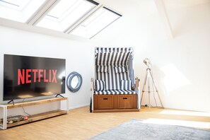 2 bedrooms, desk, travel cot, free WiFi