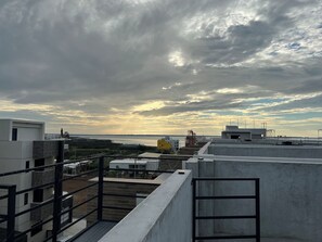 ลานระเบียง/นอกชาน