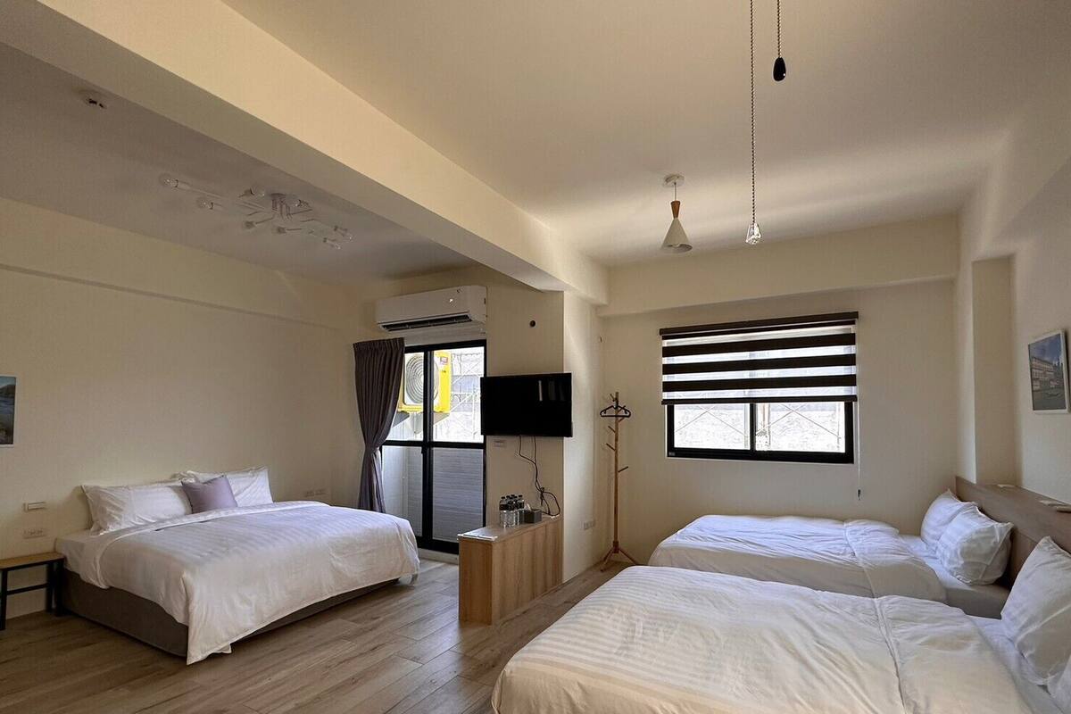 Phòng Suite dành cho gia đình, nhiều giường | Chăn bông, bộ trải giường 