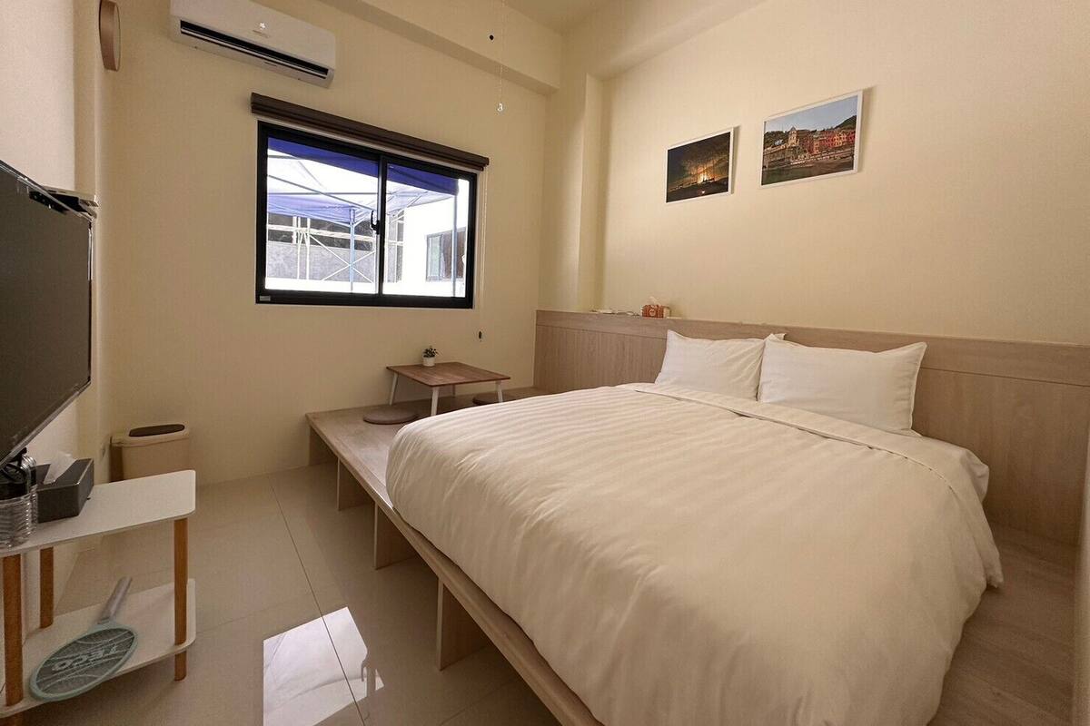 Phòng Suite tiện nghi đơn giản, 1 giường đôi | Chăn bông, bộ trải giường