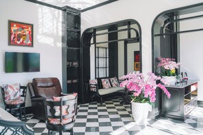 Lobby sitting area - Goldient Boutique Hotel (Da Lat)