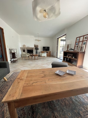 Smart TV, fireplace, video games, table football