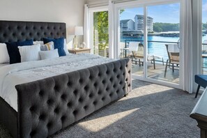 5 quartos, escrivaninha, ferros/tábuas de passar roupa, berço de viagem