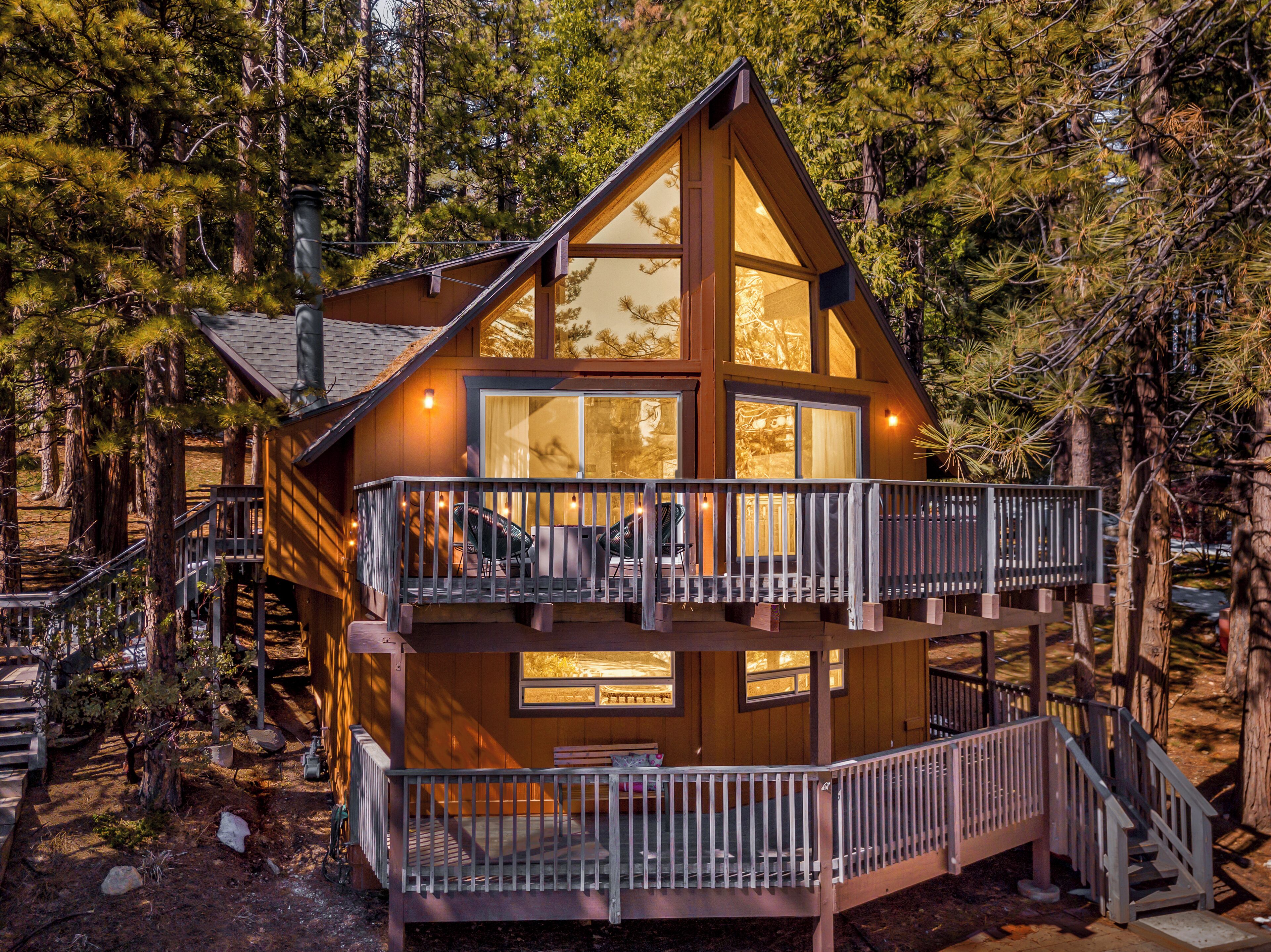 Family Friendly, Nestled In The Trees of Lake Arrowhead!
