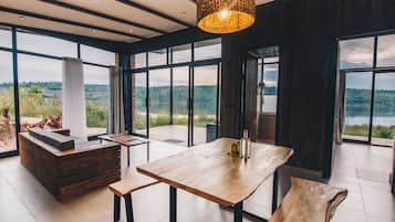 Signature Bungalow | Living area