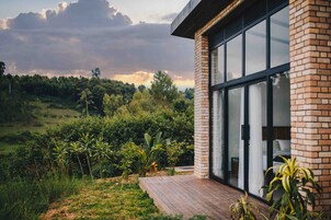 Bangalô com design assinado | Terraço/pátio