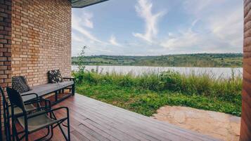 1 bedroom, premium bedding, pillow-top beds, bed sheets