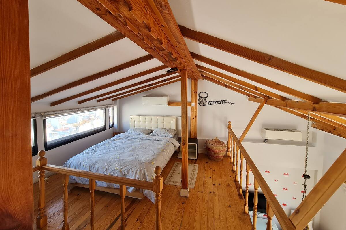 Loft superior | 1 quarto, ferros/tábuas de passar roupa, Wi-Fi de cortesia