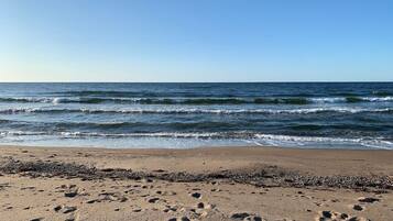 Una spiaggia nelle vicinanze