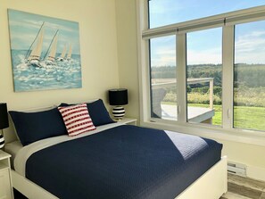 3 bedrooms, desk, iron/ironing board, WiFi