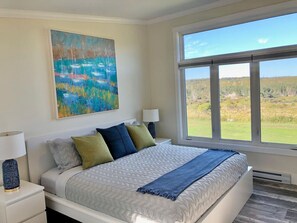 3 bedrooms, desk, iron/ironing board, WiFi