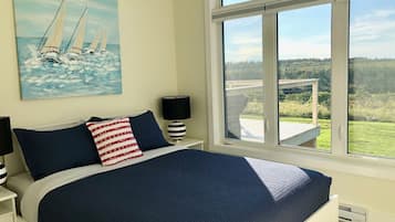 3 bedrooms, desk, iron/ironing board, WiFi