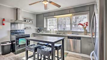 Deluxe House, 5 Bedrooms, Non Smoking | 5 bedrooms, iron/ironing board, free WiFi