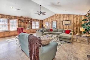 Living area - Pine Bluff (Pine Bluff)