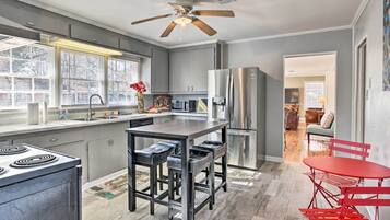 Deluxe House, 5 Bedrooms, Non Smoking | 5 bedrooms, iron/ironing board, free WiFi