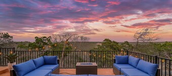 Peaceful and Quiet Hill Country Getaway with Stunning Views