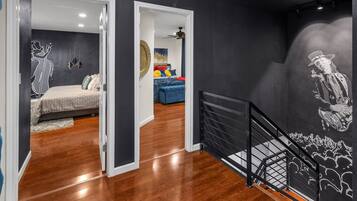 4 bedrooms, iron/ironing board, free WiFi, bed sheets