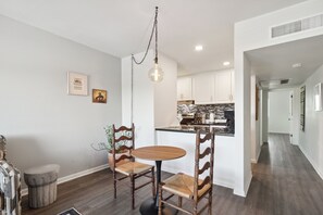 Classic Apartment | Living area