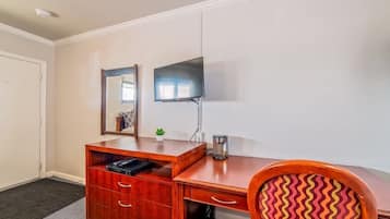 Studio (1 Bedroom) | Floor plan