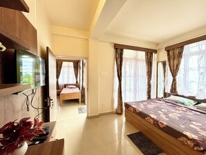 3 chambres, fer et planche Ă repasser, Wi-Fi, draps fournis