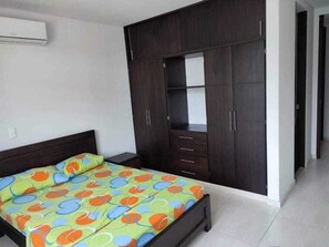 4 bedrooms, WiFi, bed sheets