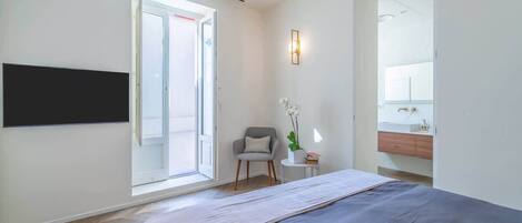 2 عدّة غرف نوم ومكواة/لوح كي وواي فاي مجانًا وملاءات أسرّة