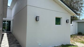 Enceinte de lâhĂ©bergement