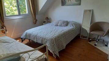 3 bedrooms, iron/ironing board, WiFi