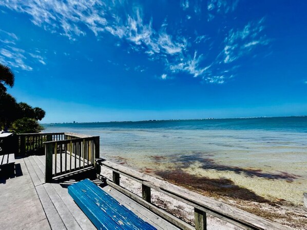 Liegestühle, Strandtücher