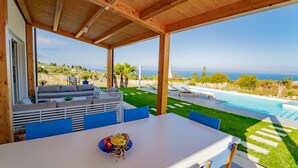 Outdoor dining - Villa Majestatis with private pool (Scopello)
