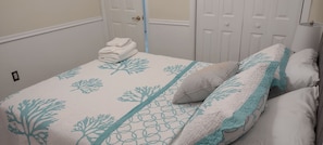 5 bedrooms, iron/ironing board, free WiFi, bed sheets