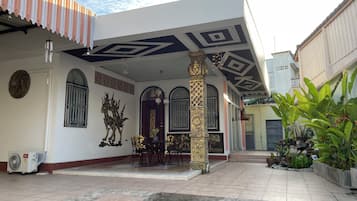 Shared fridge, microwave